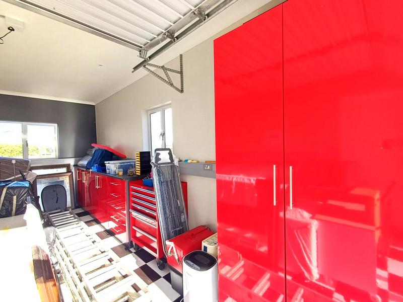 5 Bedroom Property for Sale in Pearl Bay Western Cape